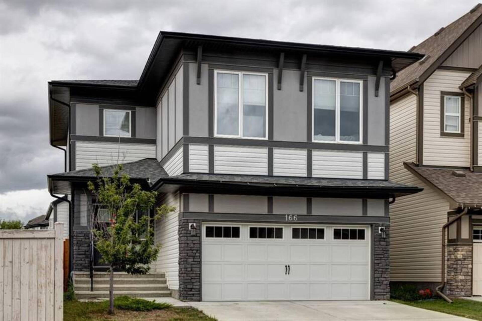 166 Hillcrest Heights SW Airdrie