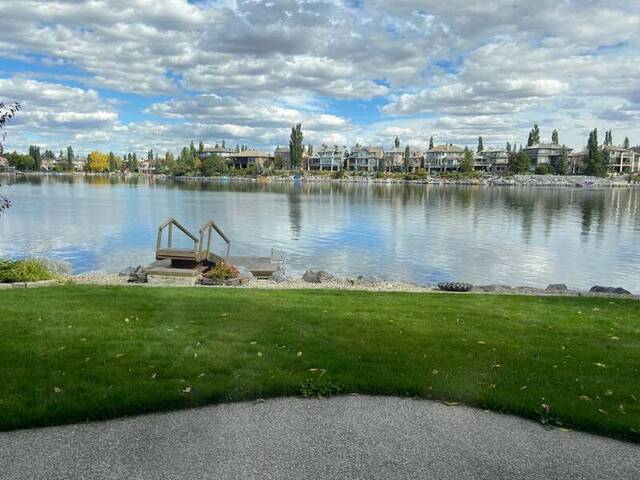 95 Mckenzie Lake View SE Calgary