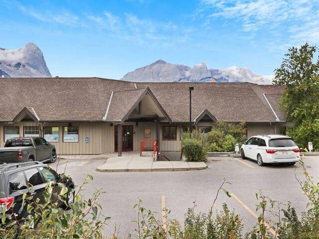 202, 56 Lincoln Park Canmore