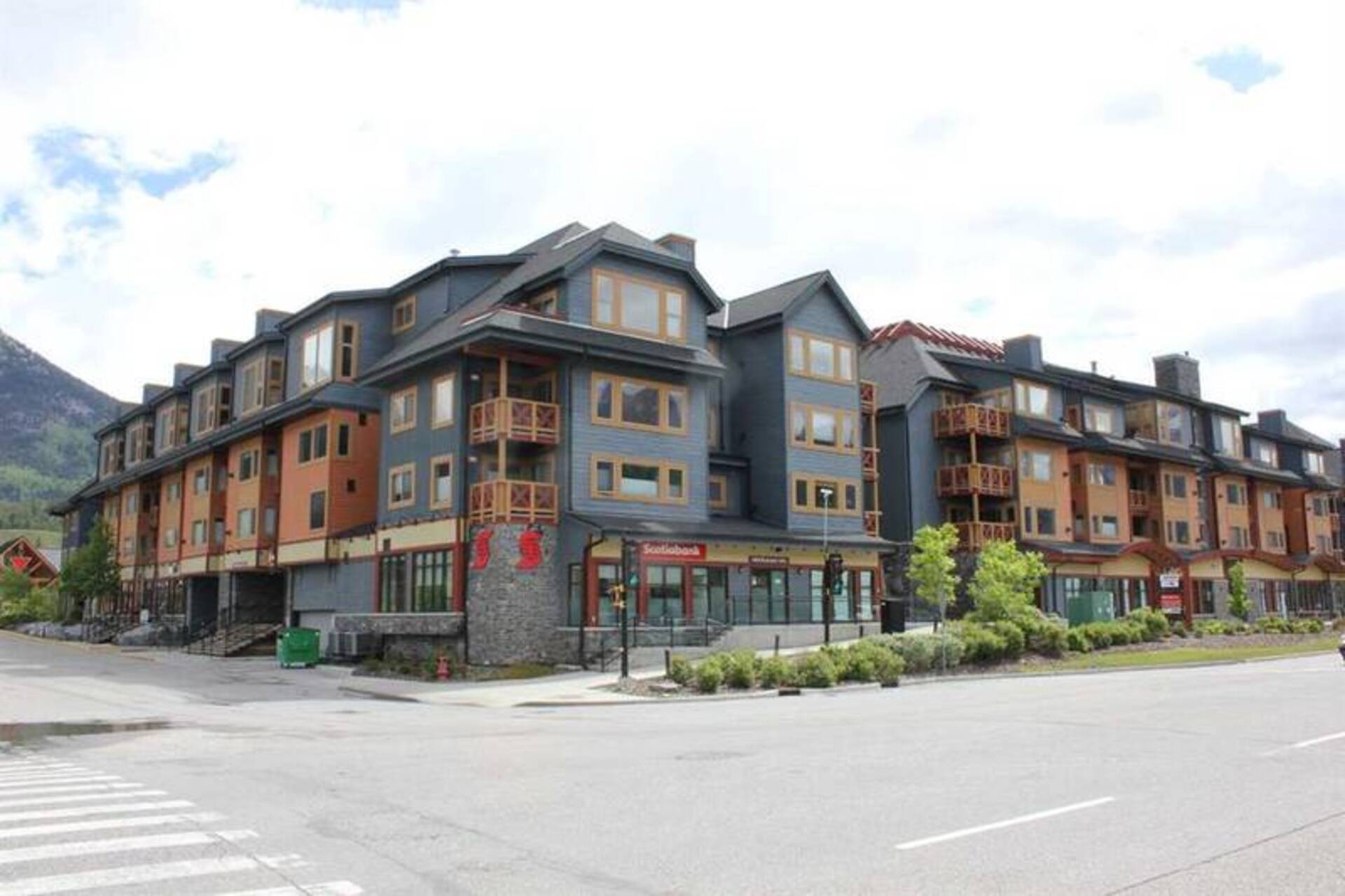 308, 1160 Railway Avenue Canmore