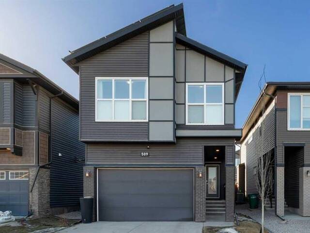 509 Chinook Gate View SW Airdrie