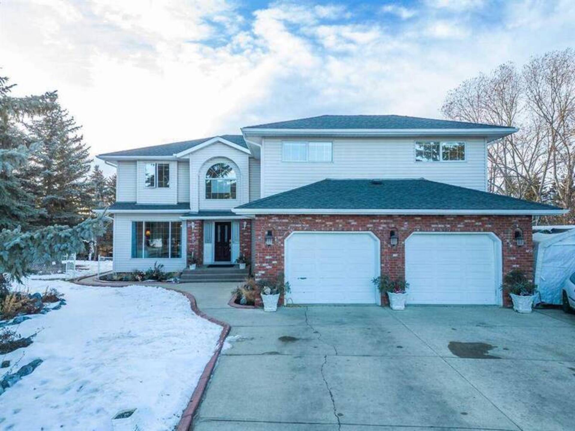 917 East Lakeview Road Chestermere
