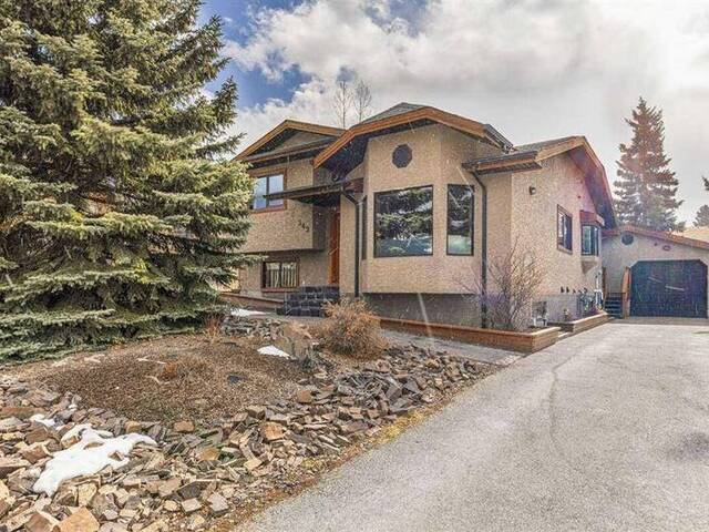 342 Hoodoo Crescent Canmore