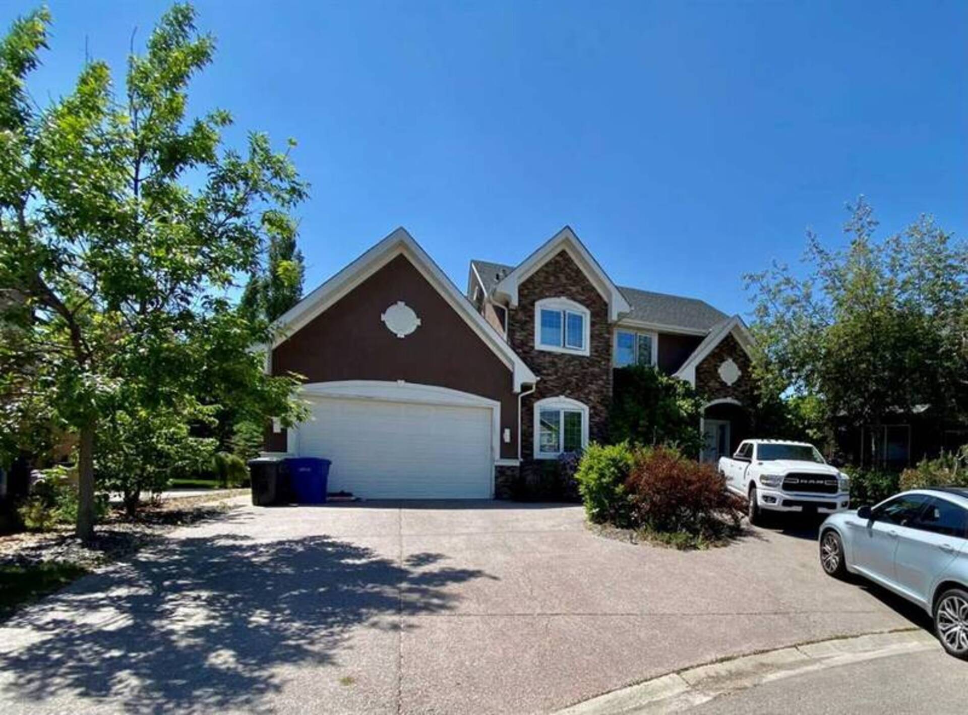 152 Stonemere Point Chestermere