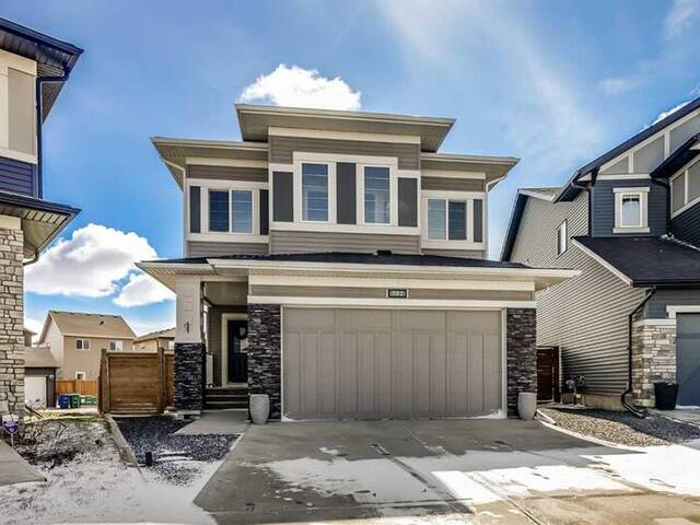 592 Chinook Gate Square SW Airdrie