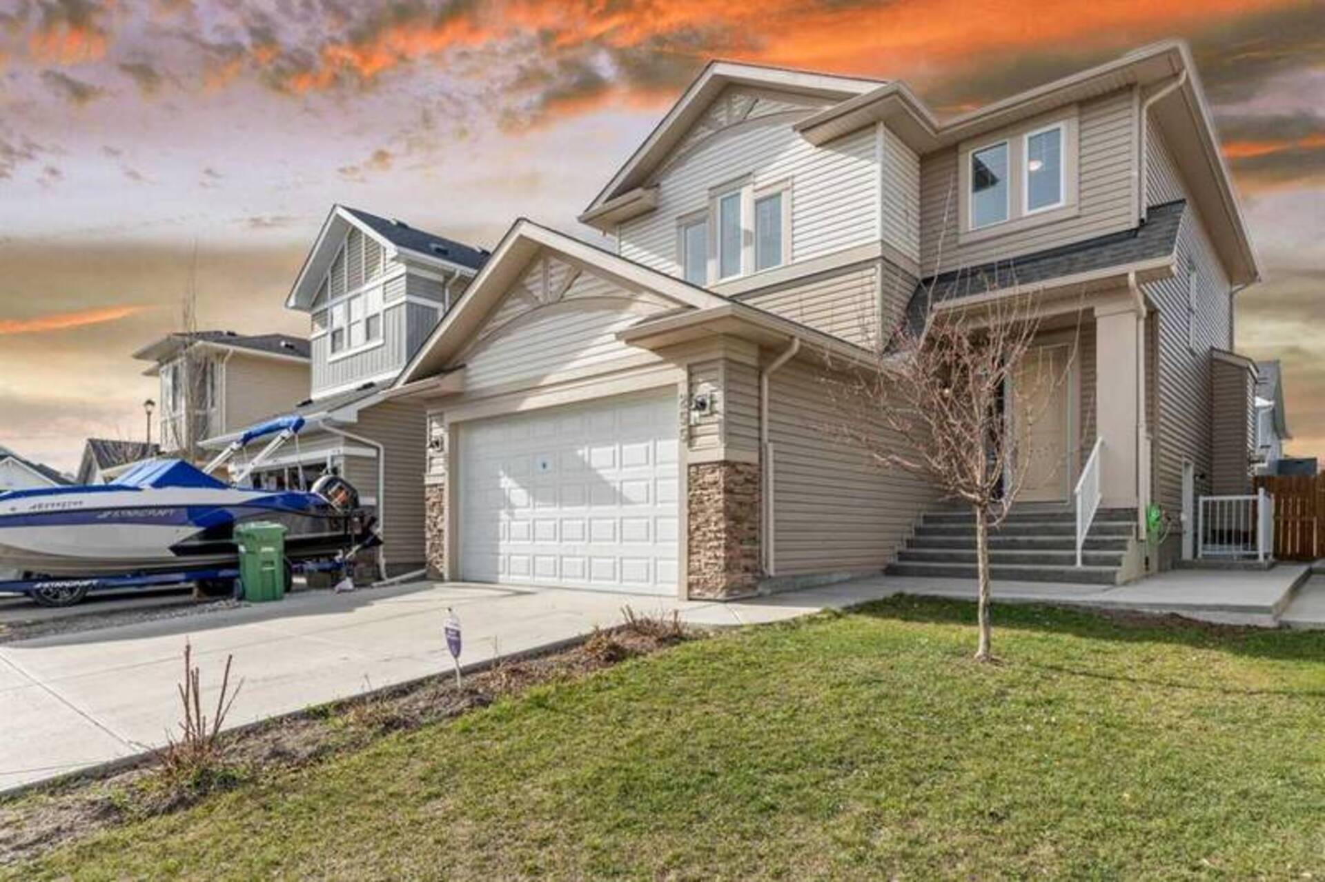 255 Baywater Way SW Airdrie