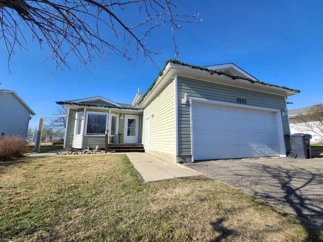 8221 102 Avenue Peace River