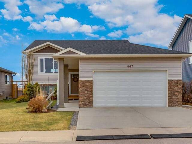 667 West Highland Crescent Carstairs