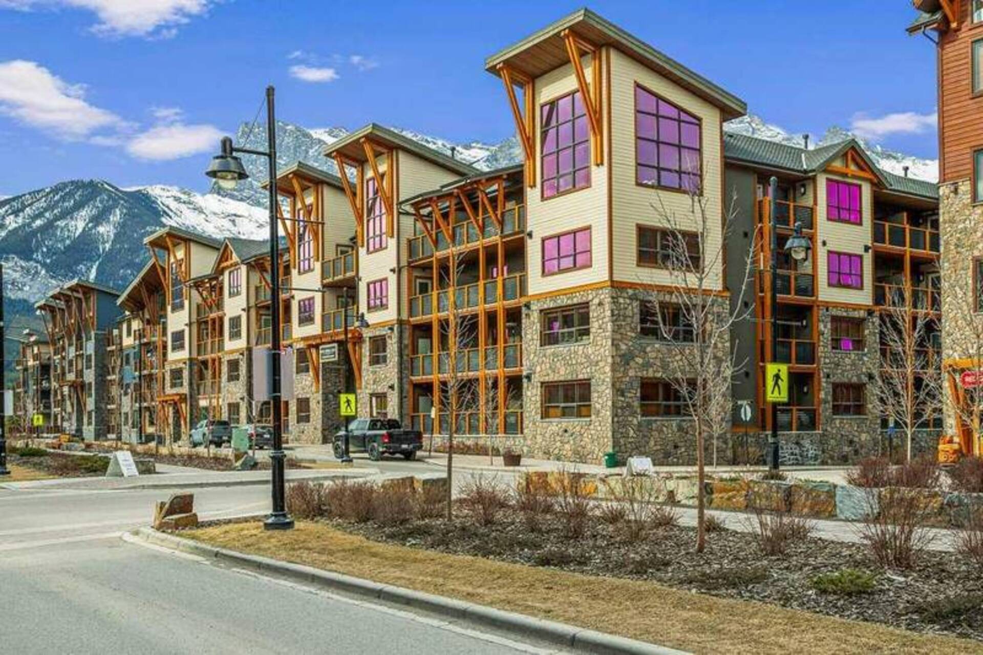 303, 905 spring creek Drive Canmore