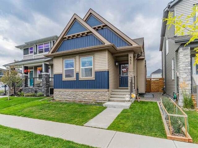 451 Hillcrest Manor SW Airdrie