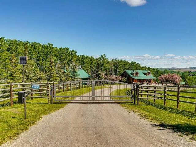 210210 274 Avenue W Rural Foothills