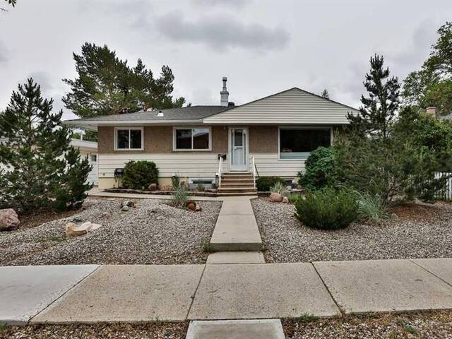 2406 12 Avenue S Lethbridge