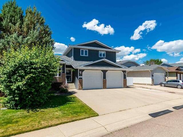 687 Ross Glen Drive SE Medicine Hat