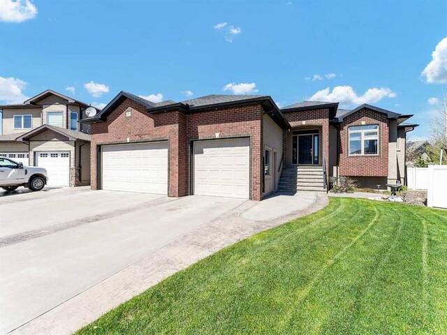 26 Stratton Mews SE Medicine Hat