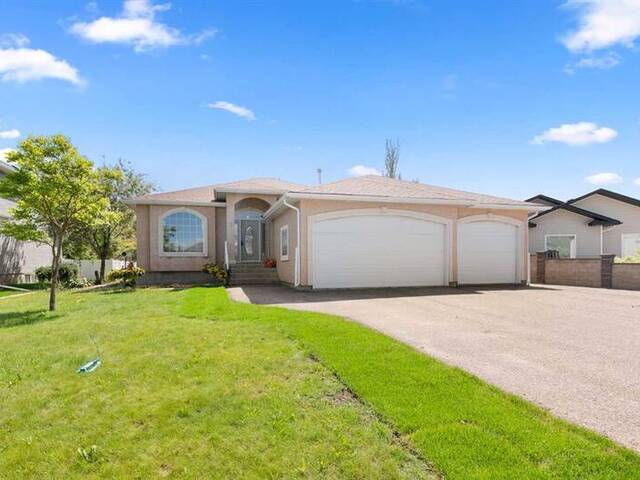 21 Cottonwood Close SW Medicine Hat