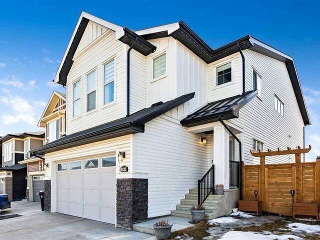 240 Lucas Crescent NW Calgary