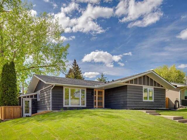 223 Parkwood Close SE Calgary