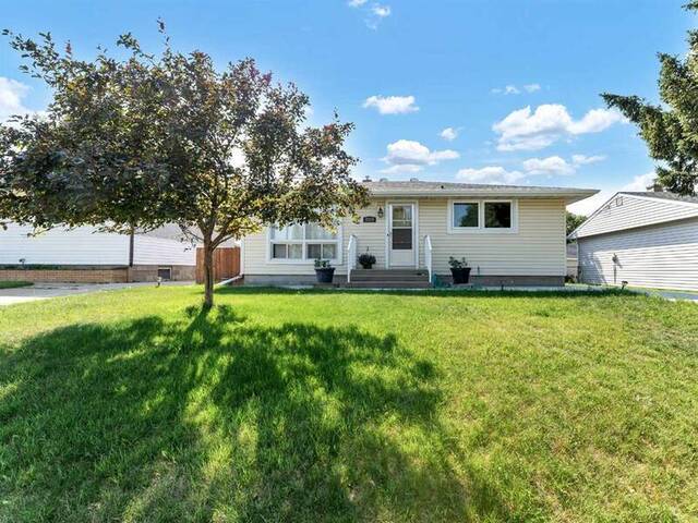 2824 16 Avenue SE Medicine Hat