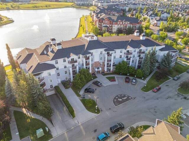 102, 8 Country Village Bay NE Calgary