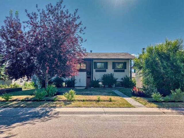 27 Barner Avenue Red Deer