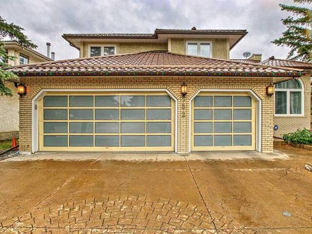 852 Shawnee Drive SW Calgary