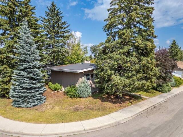 87 Lake Geneva Place SE Calgary