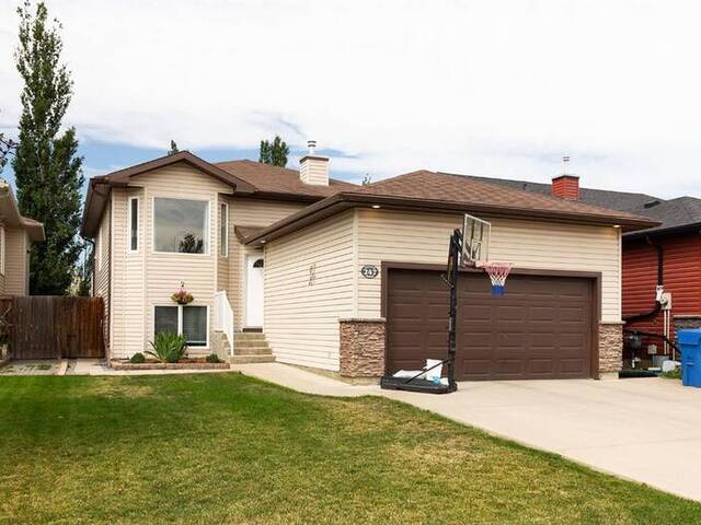 247 Squamish Court W Lethbridge