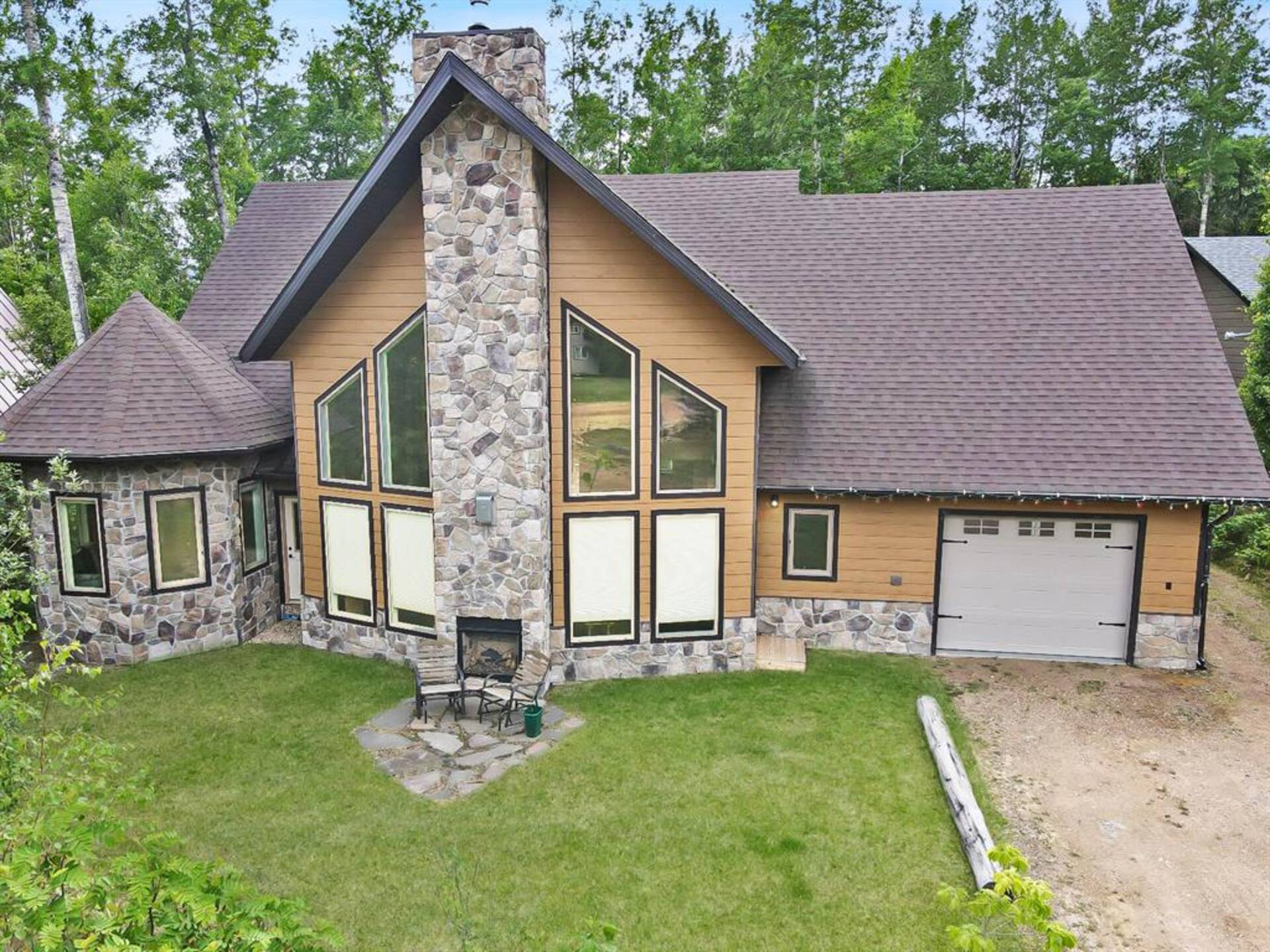 54, 13415 Township Road 752A Rural Big Lakes