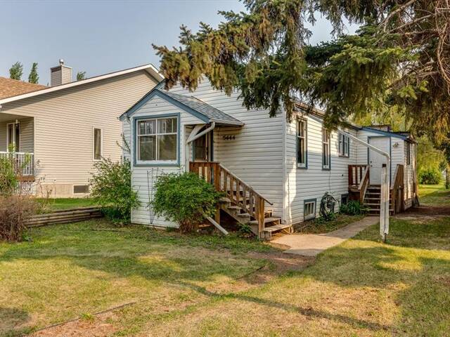 5444 54 Avenue Lacombe