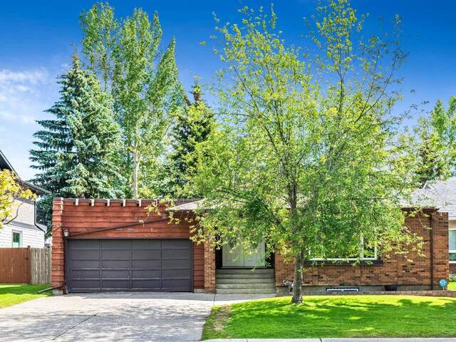 211 Pump Hill Crescent SW Calgary