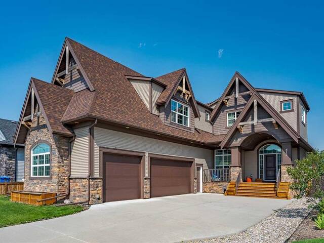 612 West Highland Crescent Carstairs