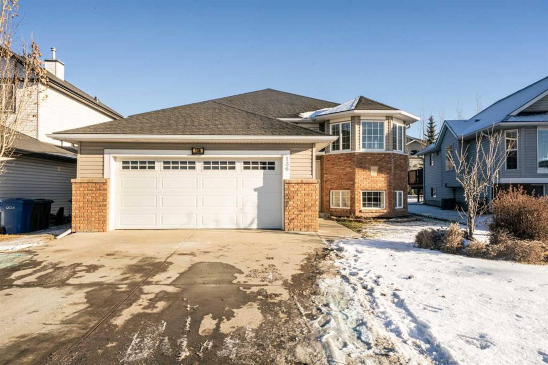 136 COVE DRIVE Chestermere