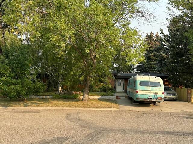 2406 24 Street Nanton