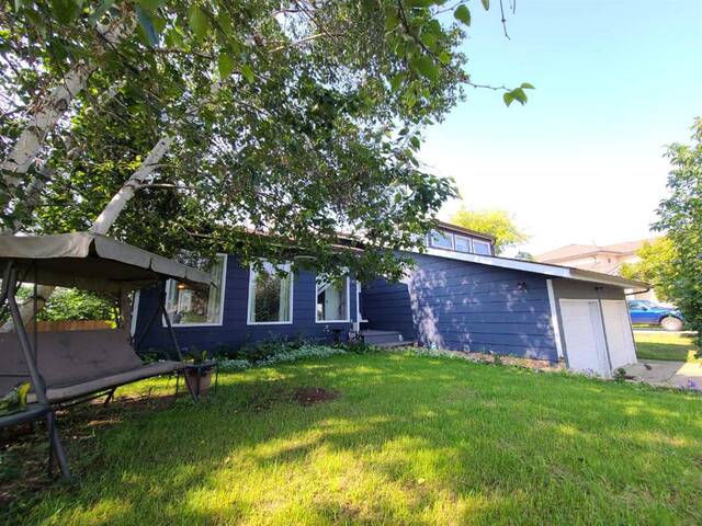 9905 72 Avenue Peace River