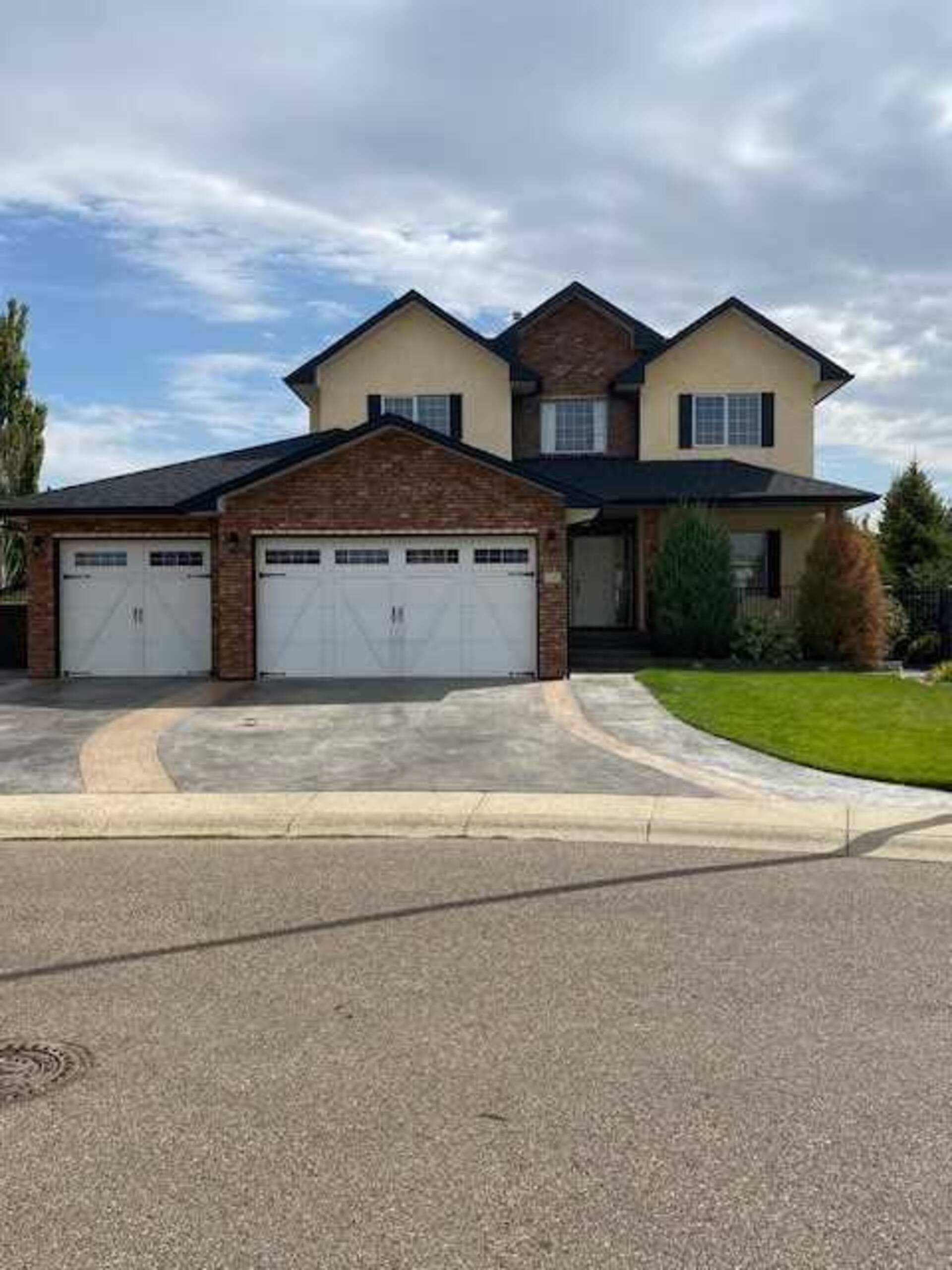 108 Stratton Close SE Medicine Hat