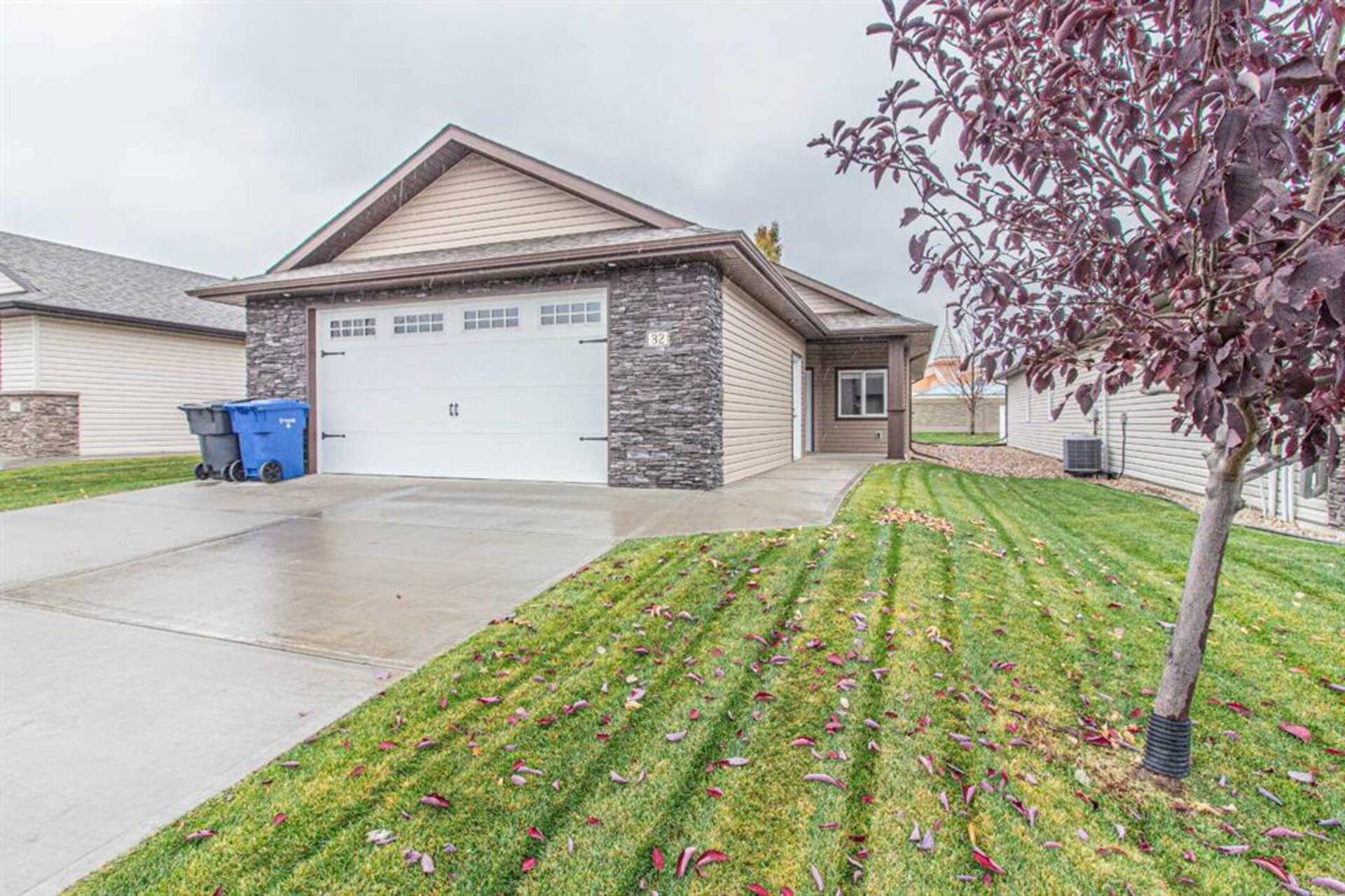 32 Wheatland Drive SE Medicine Hat