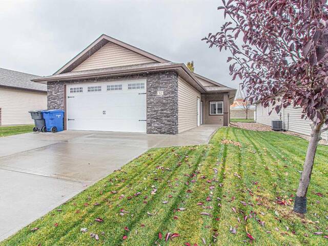 32 Wheatland Drive SE Medicine Hat