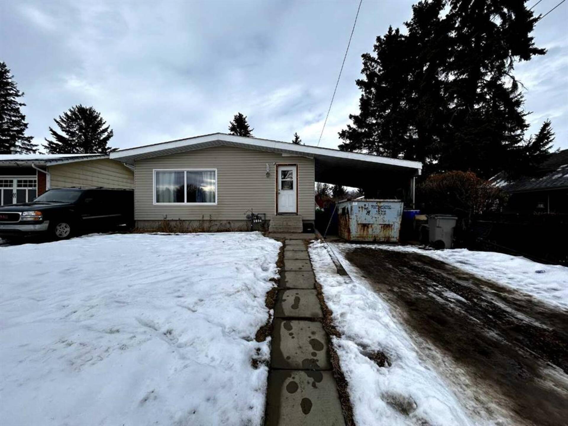 5824 51 Avenue Stettler