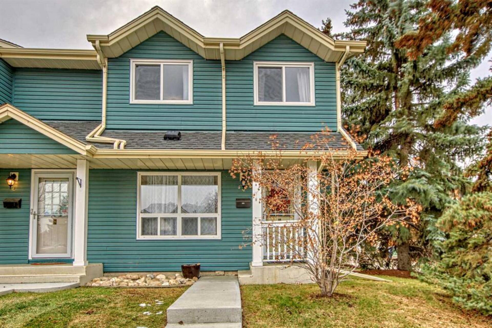 4 Queen Anne Close SE Calgary