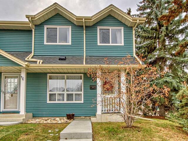 4 Queen Anne Close SE Calgary