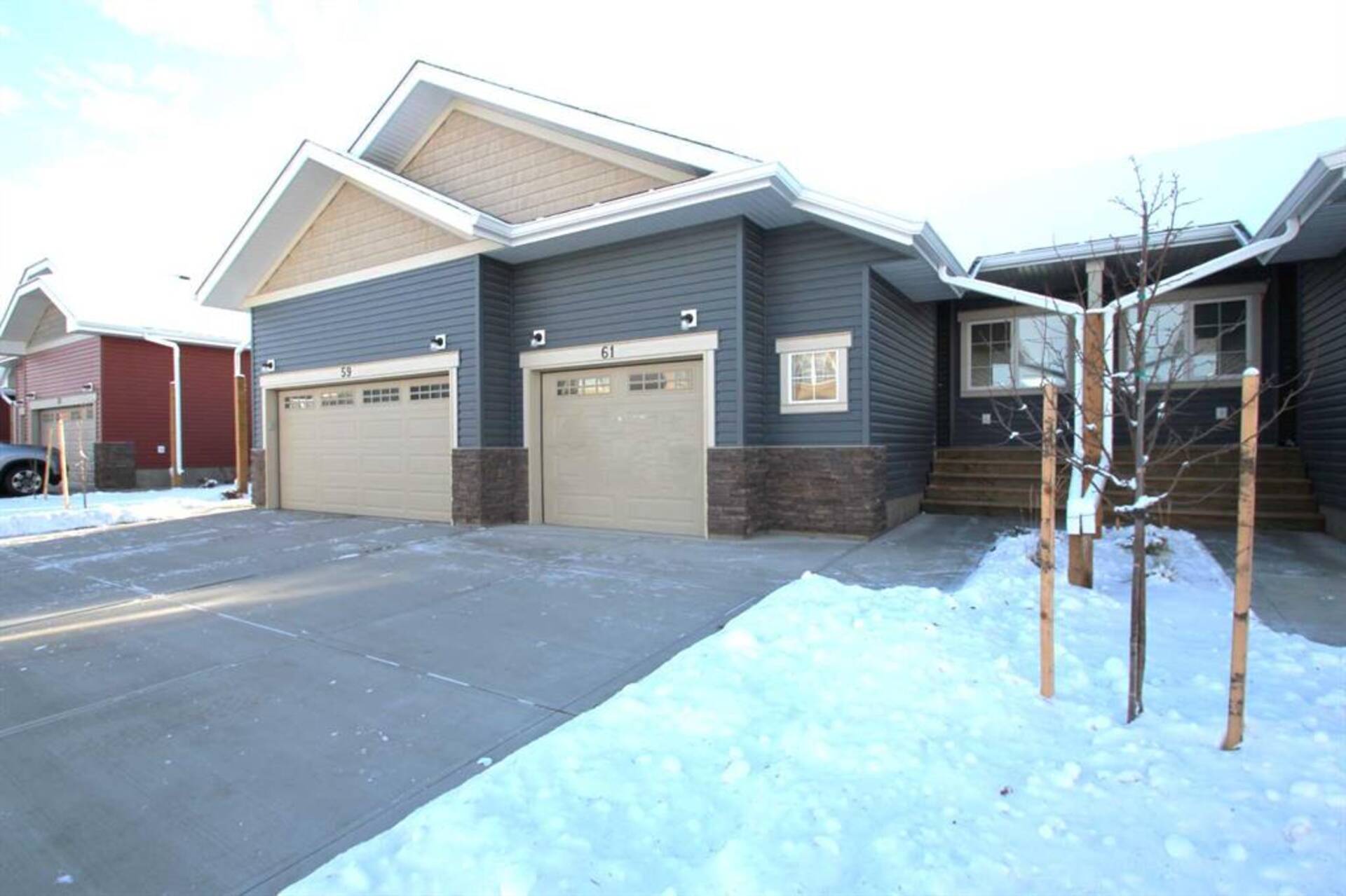 61 Golden Crescent Red Deer