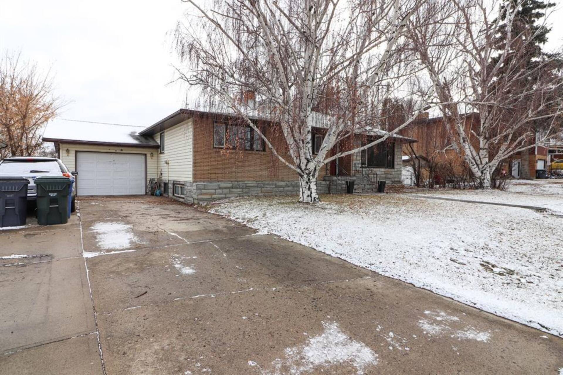 490 Connaught Drive SW Medicine Hat