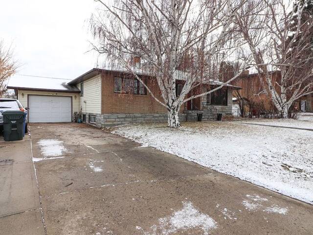 490 Connaught Drive SW Medicine Hat