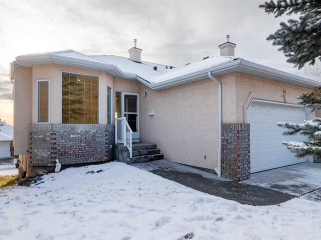 44 Eagleview Heights Cochrane