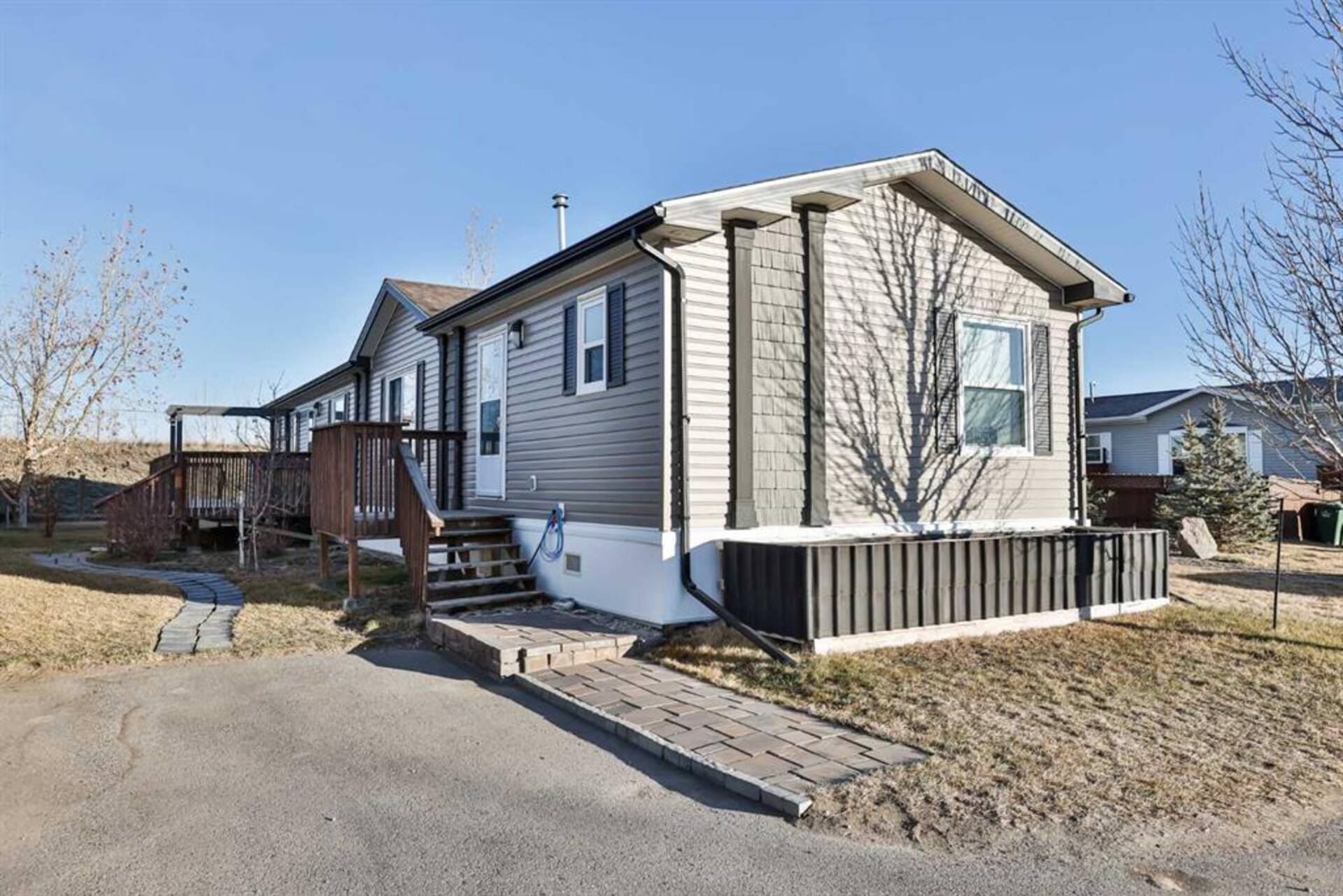 3016 Applewood Road Coaldale