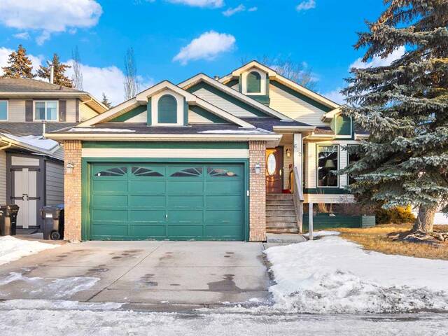 662 Douglas Woods Place SE Calgary