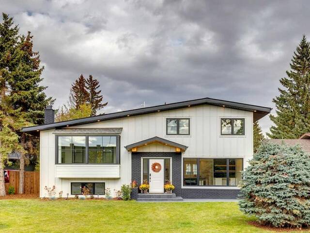 2432 58 Avenue SW Calgary