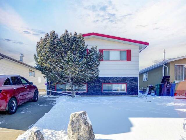 36 Trent Road W Lethbridge