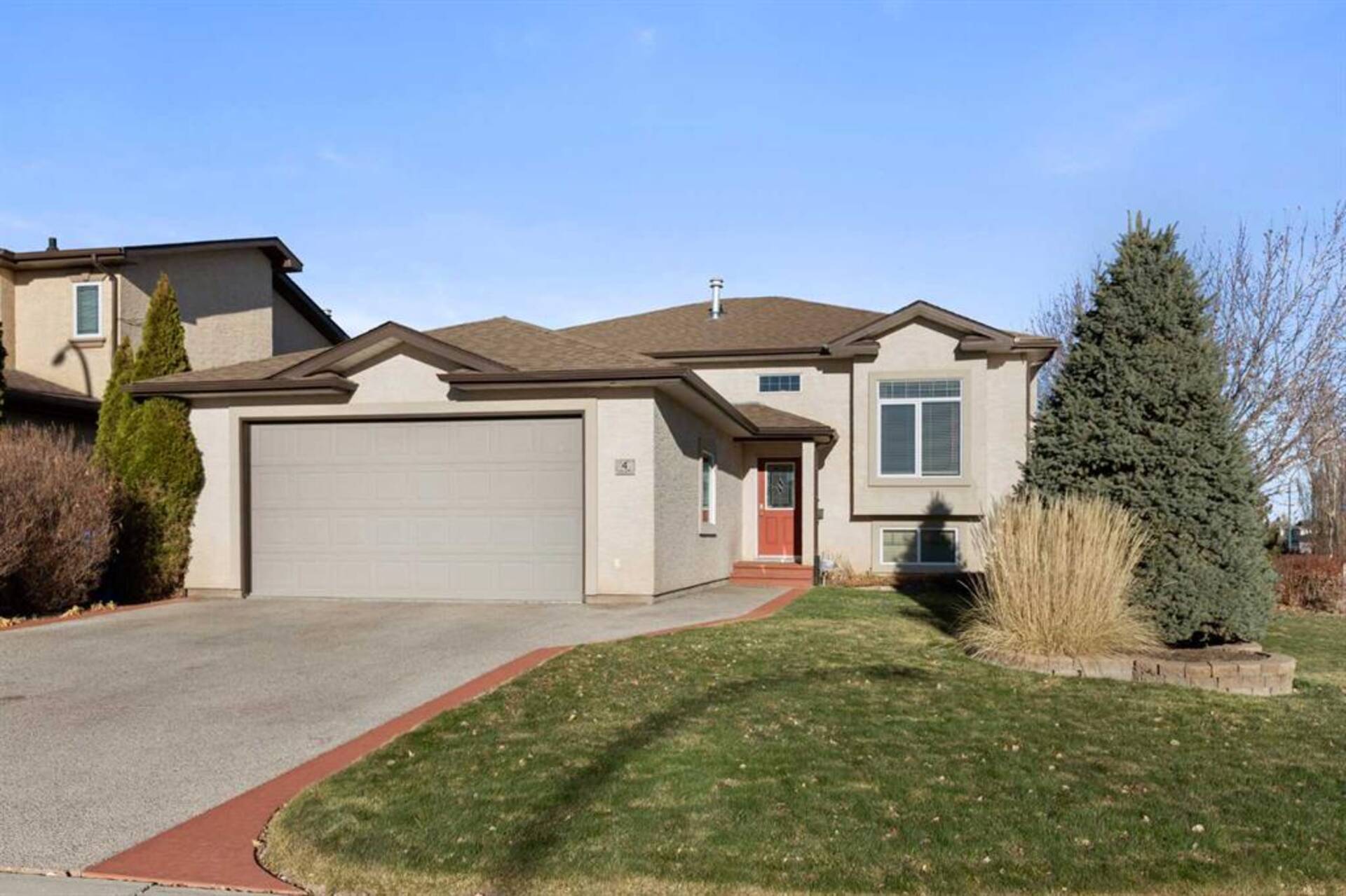 4 Sierra Place SW Medicine Hat