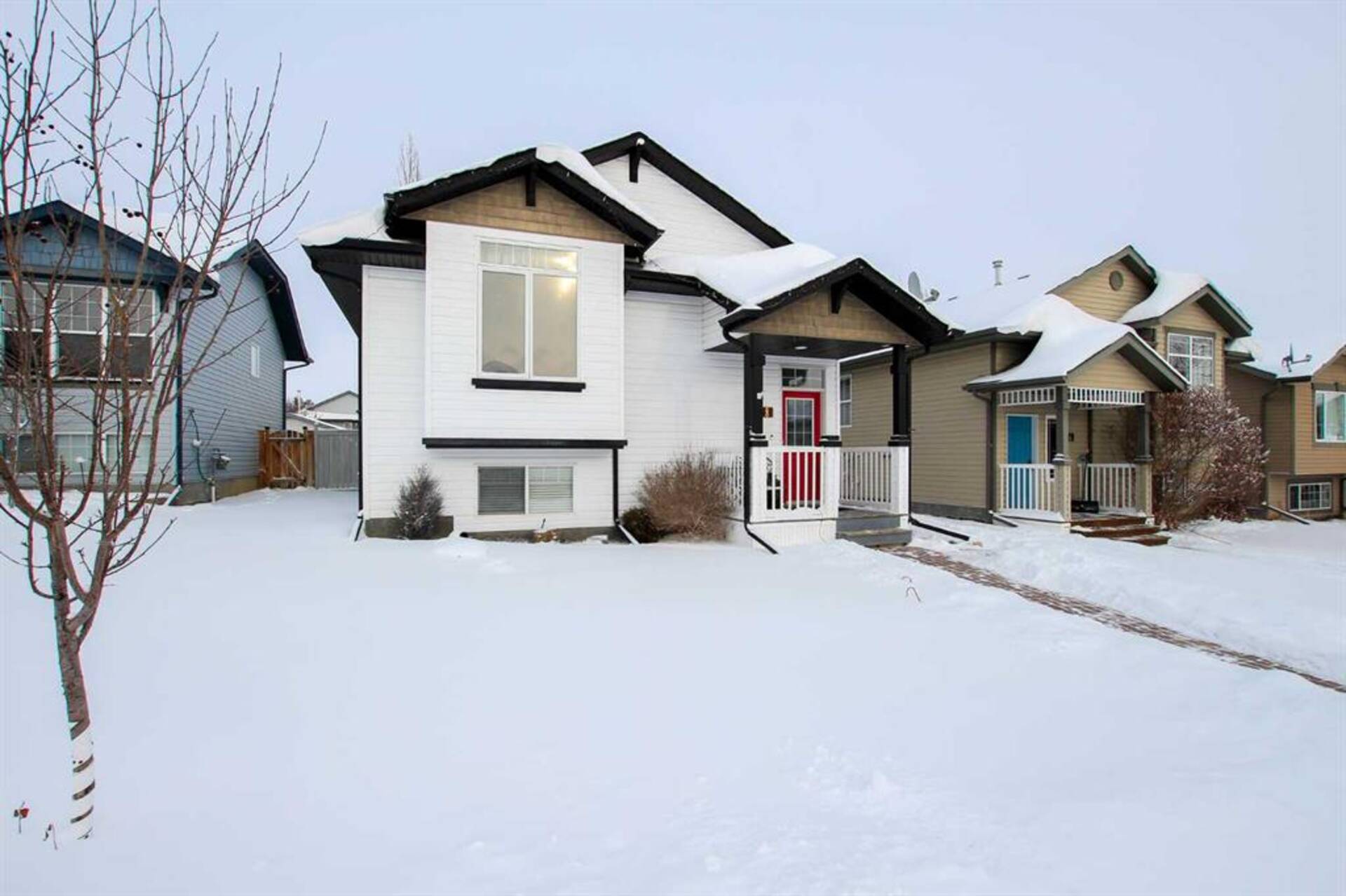 8 Wilkinson Circle Sylvan Lake